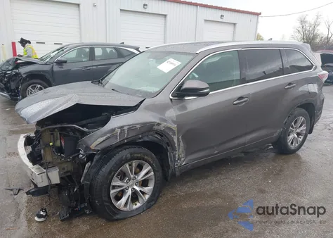 2015 Toyota Highlander Xle V6 z USA, uszkodzony, nr VIN 5TDJKRFH8FS190748